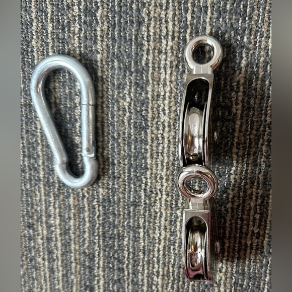 Rope 3/8 inch x 100 ft Braided Red Polypropylene Rope / Hook / 1-1/4" Pulley x2 - Picture 4 of 13